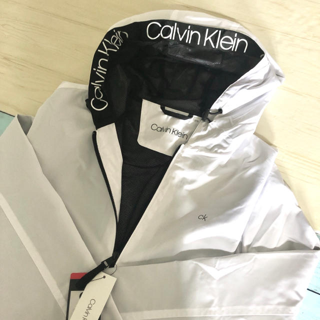 カルバン クライン CK ロゴ 白ナイロン ジャケット パーカー 新品 ブランド | フリマアプリ ラクマ