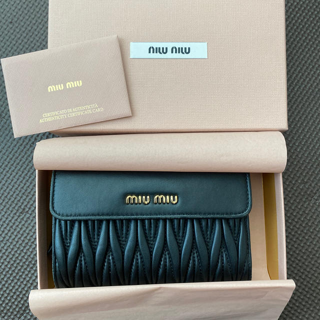 miumiu  財布