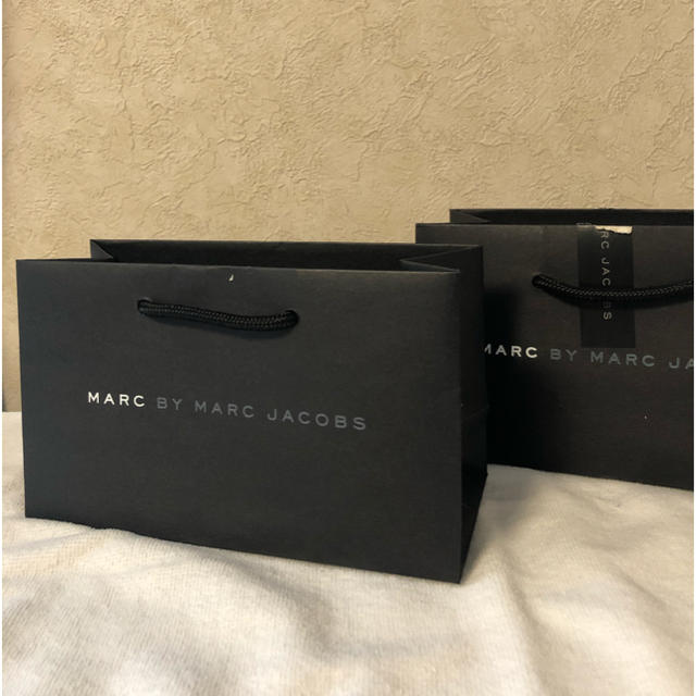 MARC BY MARC JACOBS(マークバイマークジェイコブス)のMARC BY MARC JACOBS 　ショップ袋　ショッパー　紙袋 レディースのバッグ(ショップ袋)の商品写真