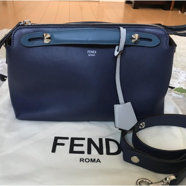 安い購入 FENDI 専用☆フェンディ☆バイザウェイ ミディアム ネイビー 美品☆ ショルダーバッグ