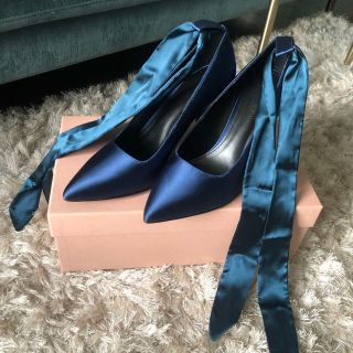 チャールズアンドキース(Charles and Keith)のチャールズアンドキース　パンプス　新品同様(ハイヒール/パンプス)