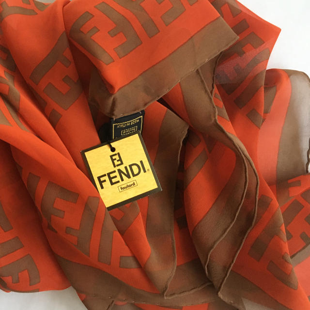 FENDI(フェンディ)のフェンディ シルクスカーフ ④ ★新品未使用★シフォン♪ レディースのファッション小物(バンダナ/スカーフ)の商品写真