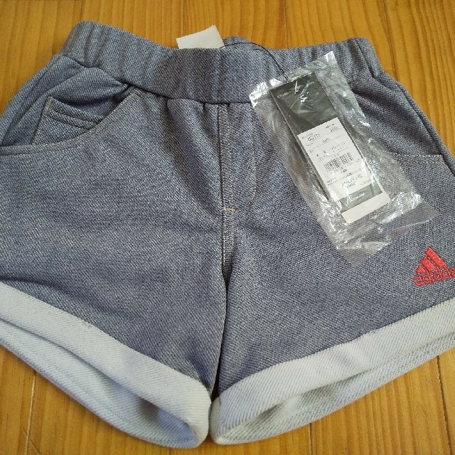 adidas(アディダス)の【専用】新品★adidas   アディダス   ショートパンツ キッズ/ベビー/マタニティのキッズ服女の子用(90cm~)(パンツ/スパッツ)の商品写真