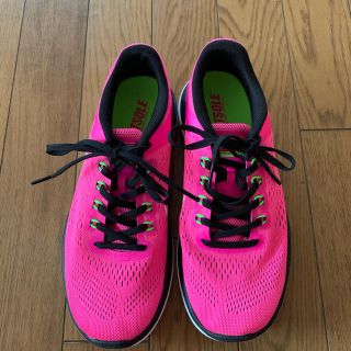 ナイキ(NIKE)のNIKE ナイキ ランニングシューズ 23.5(シューズ)