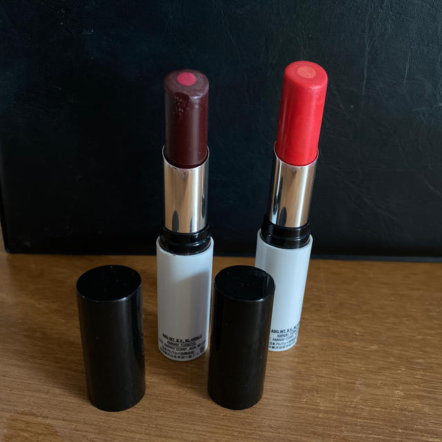 Amway(アムウェイ)のアーティストリー スタジオ ティントリップバーム　2本セット コスメ/美容のベースメイク/化粧品(口紅)の商品写真