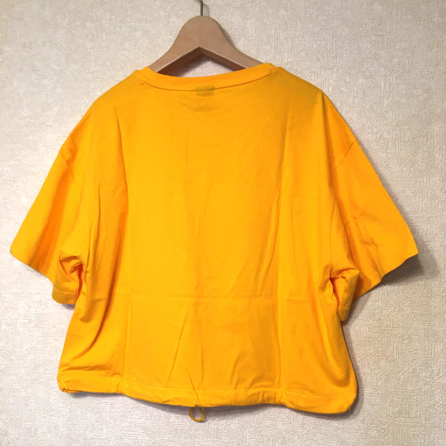 PUMA(プーマ)の【WEGO限定】PUMAドローコードTシャツ 黄色 Mサイズ レディース レディースのトップス(Tシャツ(半袖/袖なし))の商品写真