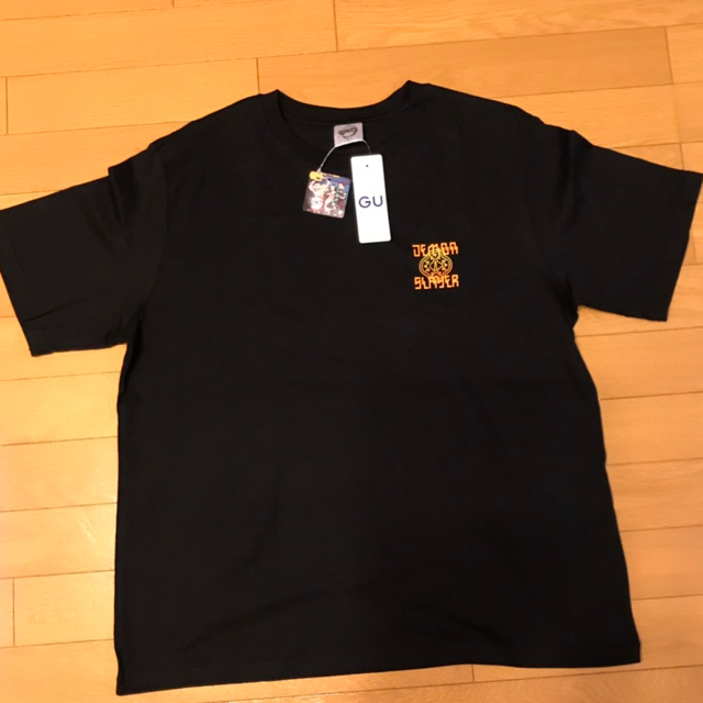GU(ジーユー)のGU 鬼滅の刃　コラボTシャツ 我妻善逸　XL  黒　ブラック レディースのトップス(Tシャツ(半袖/袖なし))の商品写真