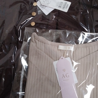 エージーバイアクアガール(AG by aquagirl)の新品AG by aquagarl  カットソー&ゴールドボタンスカート(ひざ丈スカート)