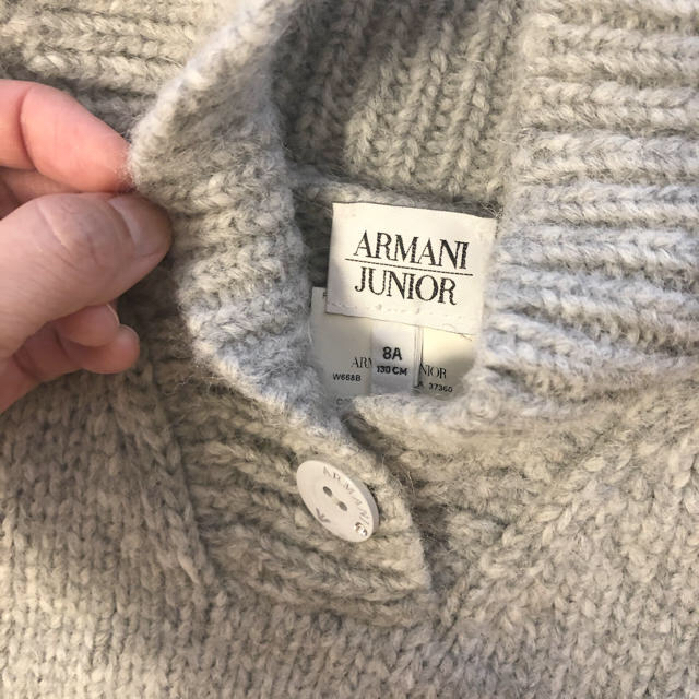 ARMANI JUNIOR(アルマーニ ジュニア)の再お値下げ⬇️⬇️ARMANI JUNIOR グレーニット キッズ/ベビー/マタニティのキッズ服女の子用(90cm~)(ニット)の商品写真