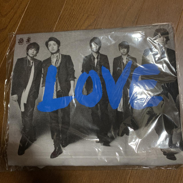 嵐(アラシ)の嵐 Love グッズTシャツ チケットの音楽(男性アイドル)の商品写真