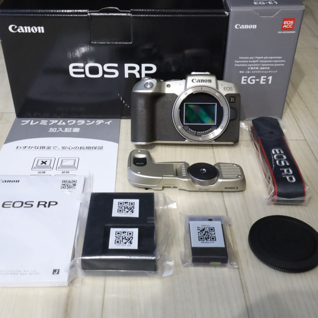 Canon(キヤノン)のCanon EOS RP ボディ GOLD スマホ/家電/カメラのカメラ(ミラーレス一眼)の商品写真
