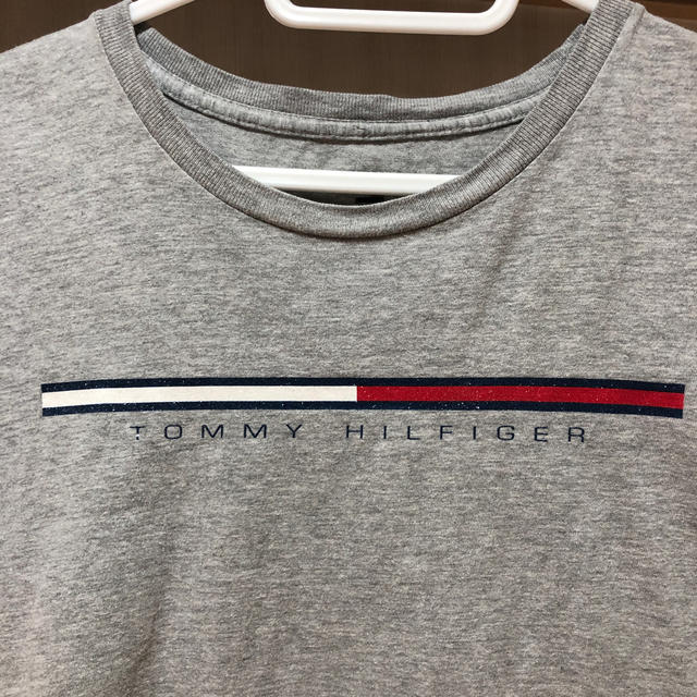 TOMMY(トミー)のTommyレディースTシャツグレーMサイズ レディースのトップス(Tシャツ(半袖/袖なし))の商品写真
