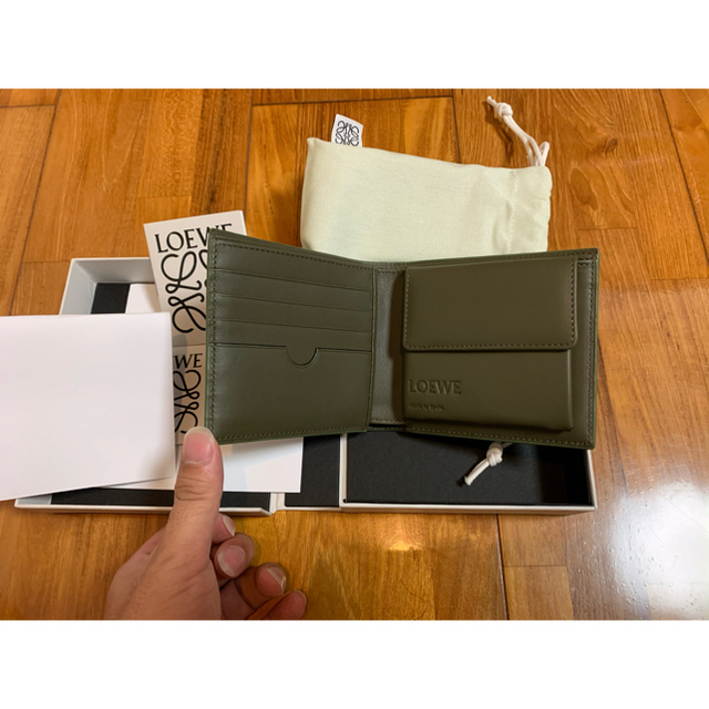 LOEWE(ロエベ)のYuki 様　専用　LOEWE ビフォルド　コイン　ウォレット　折りたたみ財布 メンズのファッション小物(折り財布)の商品写真