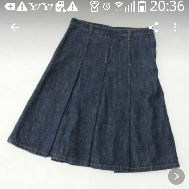 miumiu(ミュウミュウ)のMIU MIUのスカート レディースのスカート(ひざ丈スカート)の商品写真