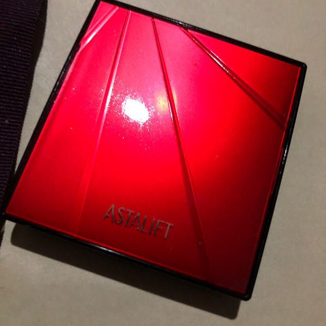 ASTALIFT(アスタリフト)の《ほぼ未使用》アスタリフト　パウダー コスメ/美容のベースメイク/化粧品(フェイスパウダー)の商品写真