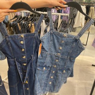 エイチアンドエム(H&M)のＨ&Ｍデニムミニスカート(左)(ミニスカート)