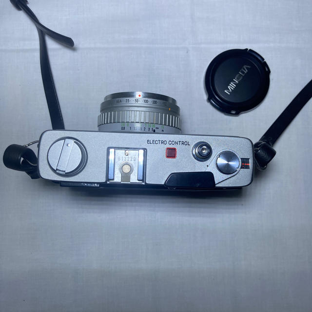 KONICA MINOLTA(コニカミノルタ)のMINOLTA HI-MATIC E フィルムカメラ スマホ/家電/カメラのカメラ(フィルムカメラ)の商品写真