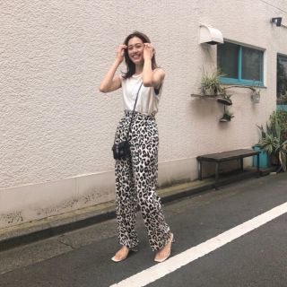 マウジー(moussy)の今季完売♡moussy LEOPARD GATHERパンツ♡レオパードパンツ新品(カジュアルパンツ)