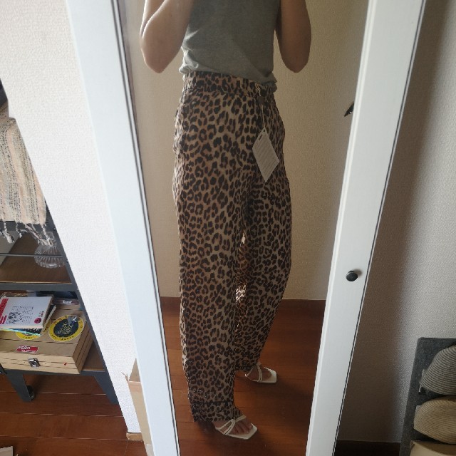 新品未使用タグ付き ガニー Ganni レオパードパンツ トゥモローランド-