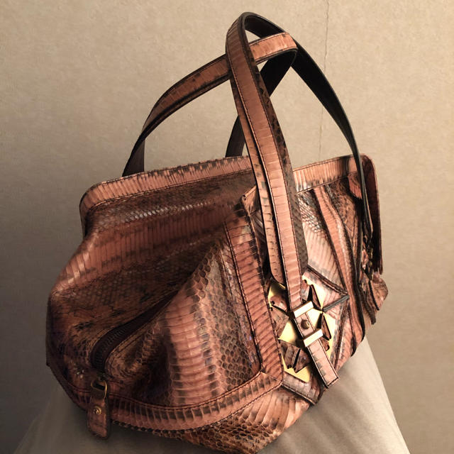 Ferragamo - 新品同様✴︎フェラガモ パイソン バッグの通販 by ゆき's Ferragamo - 新品同様✴︎フェラガモ パイソン バッグの通販 by ゆき's