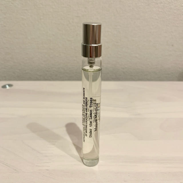 Maison Martin Margiela(マルタンマルジェラ)のメゾンマルジェラ レプリカ/アンダー ザ レモン ツリー 10ml コスメ/美容の香水(香水(女性用))の商品写真