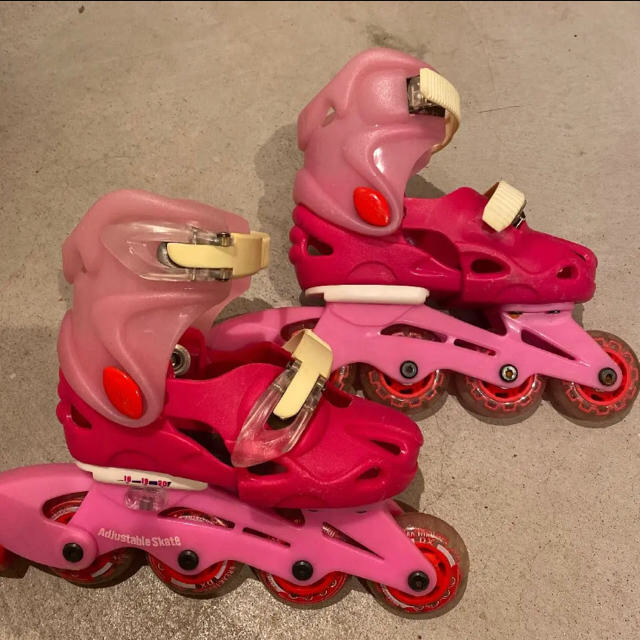 インラインスケート  ピンク　18-20cm キッズ/ベビー/マタニティのキッズ靴/シューズ(15cm~)(ローラーシューズ)の商品写真