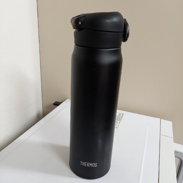 THERMOS(サーモス)の水筒/THERMOS/500ml/真空断熱ケータイマグ /黒 キッズ/ベビー/マタニティの授乳/お食事用品(水筒)の商品写真