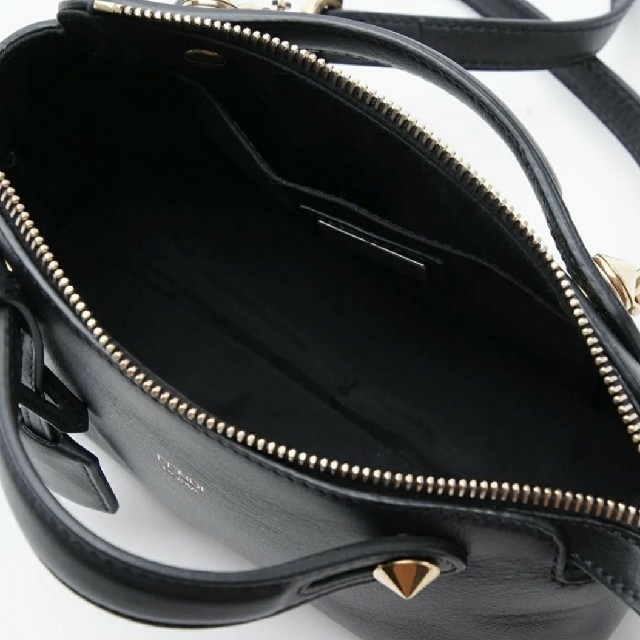 FENDI(フェンディ)の【美品】FENDI BY THE WAY BLACK×GOLD  レディースのバッグ(ハンドバッグ)の商品写真