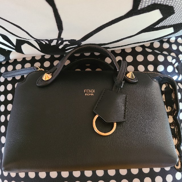 美品】FENDI BY THE WAY BLACK×GOLD | www.cestujemtrekujem.com