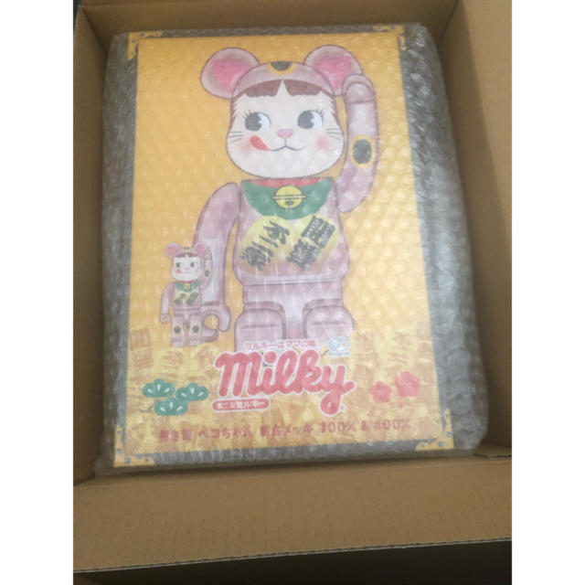 MEDICOM TOY(メディコムトイ)のBE@RBRICK 招き猫 ペコちゃん 桃金メッキ 100％ ＆ 400％ ハンドメイドのおもちゃ(フィギュア)の商品写真