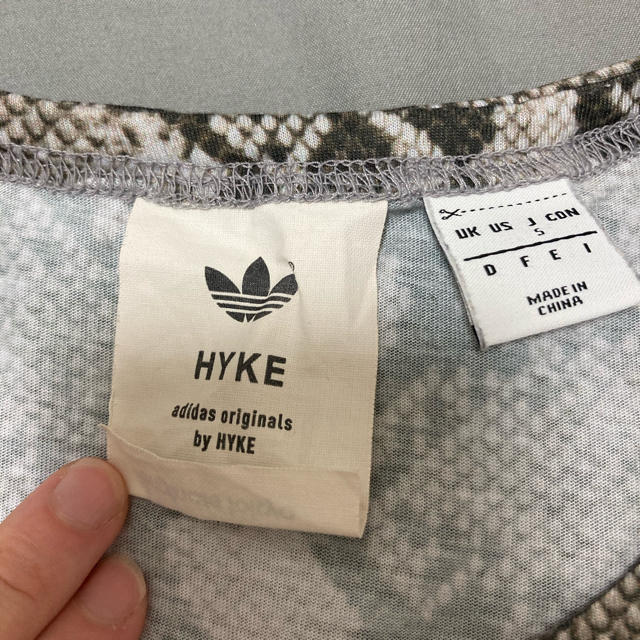 HYKE - HYKE × adidas originals パイソン Tシャツの通販 by y|ハイク HYKE - HYKE × adidas originals パイソン Tシャツの通販 by y|ハイク