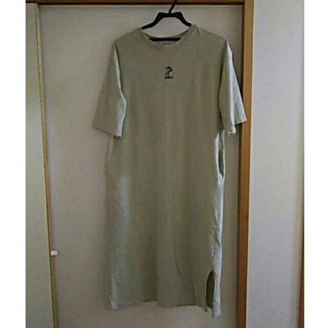 PEANUTS(ピーナッツ)のスヌーピー ロング丈Tシャツ レディースのワンピース(ロングワンピース/マキシワンピース)の商品写真