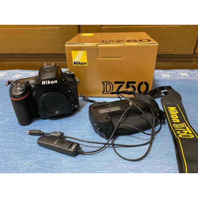 Nikon  d750 ボディ　その他付属品あり