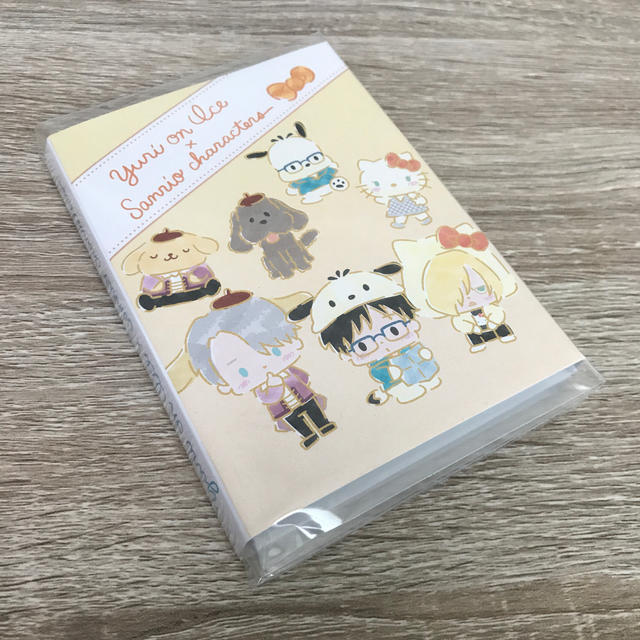 ユーリ!!! on ICE×サンリオ　パタパタメモ　スタンプラリーver. エンタメ/ホビーのおもちゃ/ぬいぐるみ(キャラクターグッズ)の商品写真