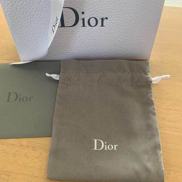 Dior(ディオール)のDior【新品未使用】ノベルティ巾着ポーチ レディースのファッション小物(ポーチ)の商品写真