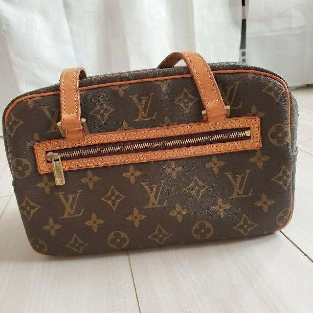 ルイヴィトン シテ Louis Vuitton シテ ルイ・ヴィトン シテ