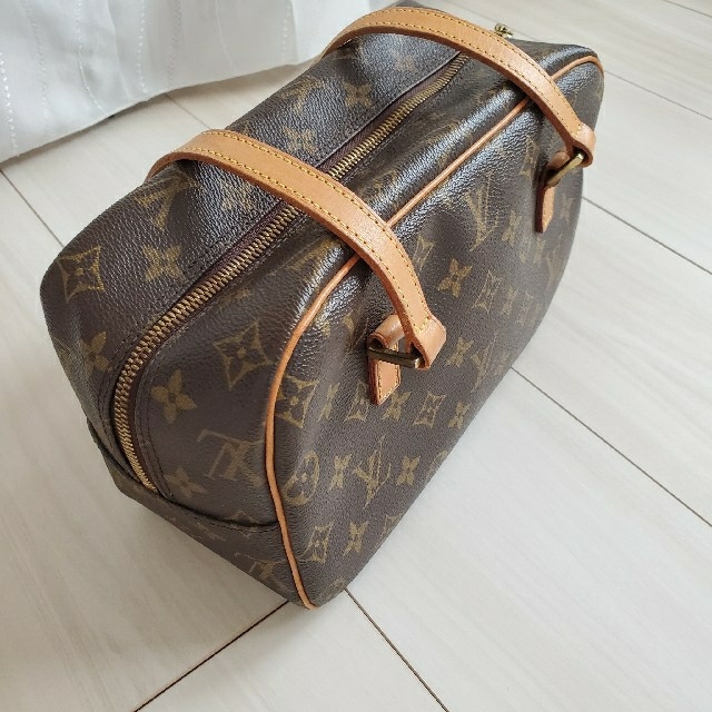 ルイヴィトン シテ Louis Vuitton シテ ルイ・ヴィトン シテ