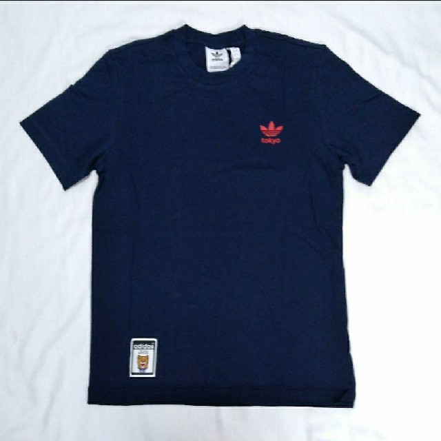adidas(アディダス)の新品 L adidas originals Tシャツ 東京 tokyo 紺赤 メンズのトップス(Tシャツ/カットソー(半袖/袖なし))の商品写真