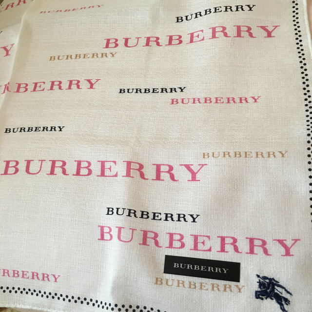 BURBERRY(バーバリー)の新品☆バーバリー  ハンカチ　白のみ レディースのファッション小物(ハンカチ)の商品写真