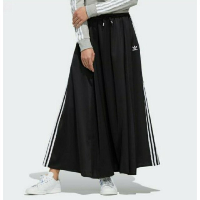 adidas(アディダス)の【新品未使用】adidas アディダス ロングスカート ブラック 黒　Mサイズ レディースのスカート(ロングスカート)の商品写真