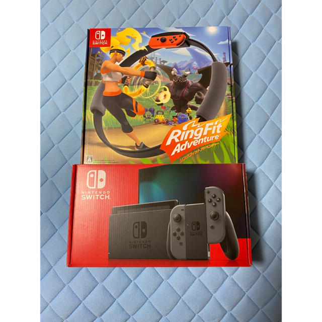 Nintendo Switch(ニンテンドースイッチ)のNintendoSwitchグレー&リングフィットアドベンチャー　スイッチセット エンタメ/ホビーのゲームソフト/ゲーム機本体(家庭用ゲーム機本体)の商品写真