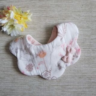 るんるーーん様 モクモクスタイ ハンドメイド リボン付き(スタイ/よだれかけ)