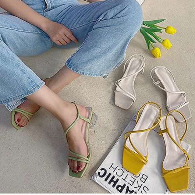 <美品>クリアサンダル　ホワイト レディースの靴/シューズ(サンダル)の商品写真