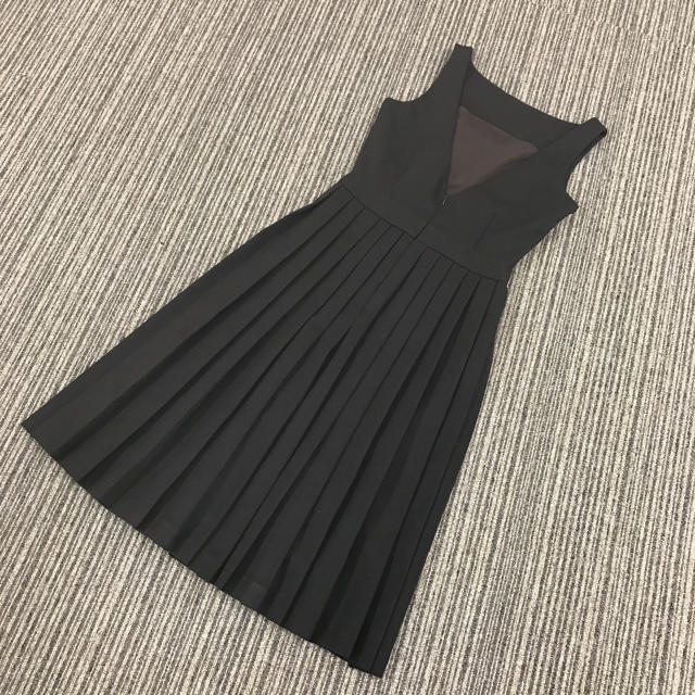 上品 ハリ感ワンピース ダークブラウン 珍しい www.toyotec.com
