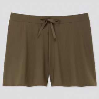 ユニクロ(UNIQLO)のれもんさん専用 ビーチフレアショートパンツ  オリーブ フラワー 2枚セット(水着)