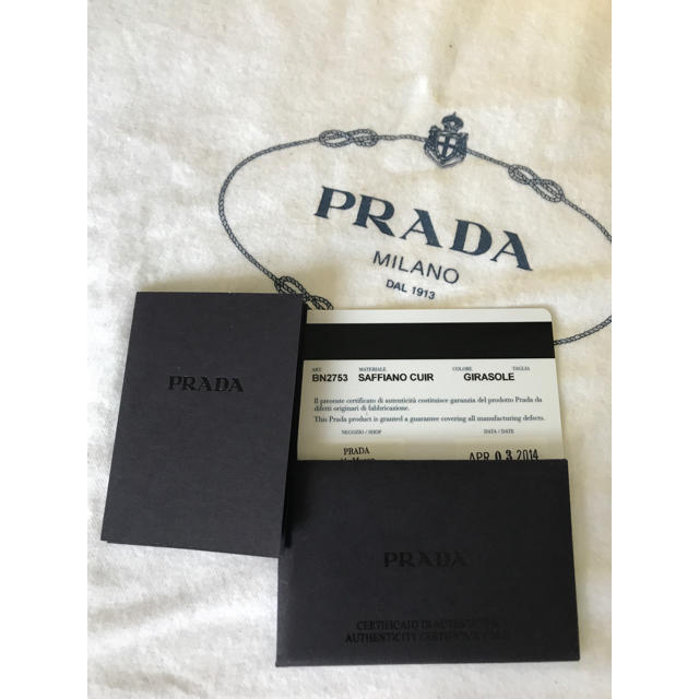 PRADA(プラダ)の確認用　プラダ　サフィアーノ　 レディースのバッグ(ショルダーバッグ)の商品写真