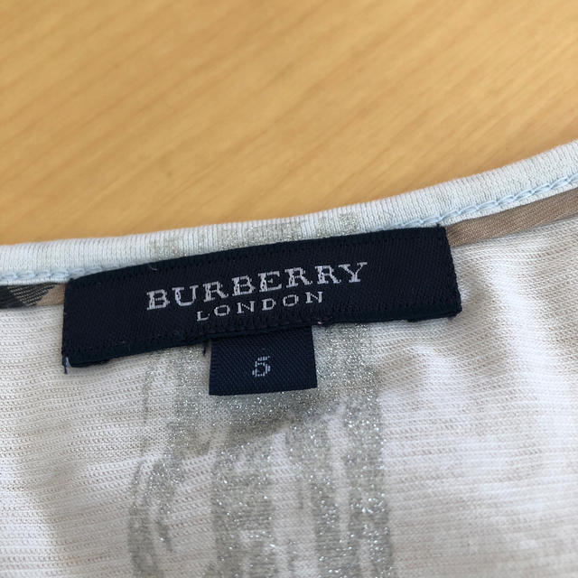 BURBERRY(バーバリー)のバーバリー トップス 2 レディースのトップス(Tシャツ(半袖/袖なし))の商品写真