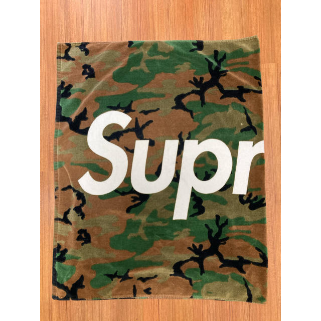 13S/S Supreme Beach Towel Woodland Camo