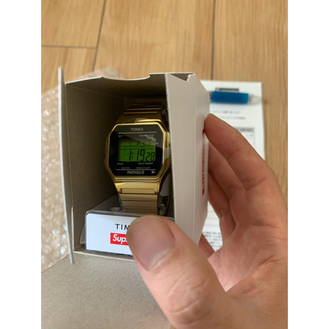 Supreme(シュプリーム)のsupreme TIMEX シュプリームタイメックスデジタルウォッチ メンズの時計(腕時計(デジタル))の商品写真