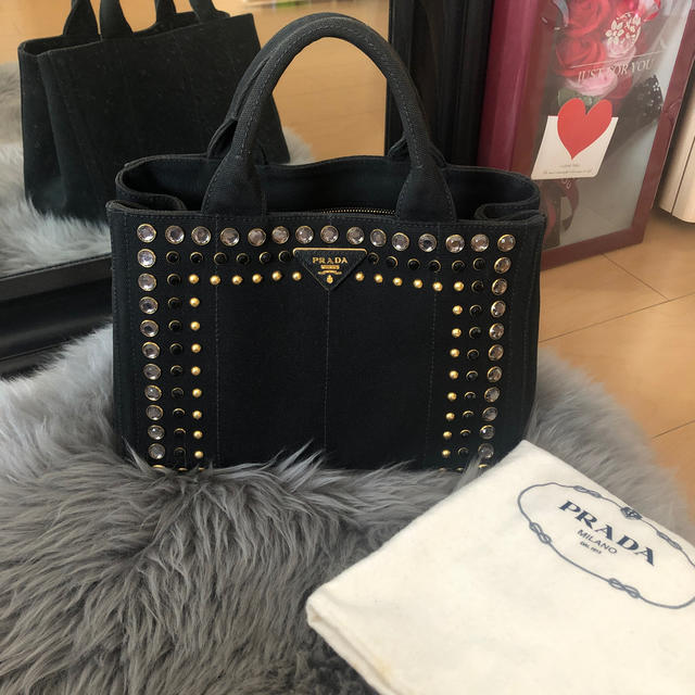 PRADA✨カナパ　ブラックビジュー付き✨ショルダーあり